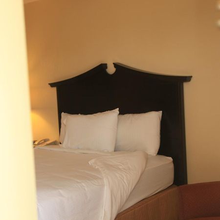Plaza Inn Midland Eksteriør billede